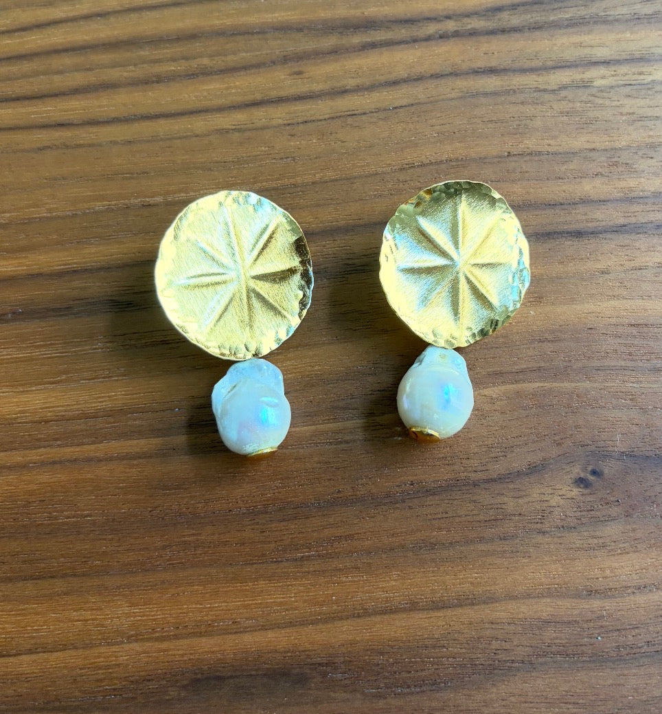 Sand Dollar Earring with Pearl