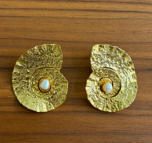 Seashell Earring with Pearl Center