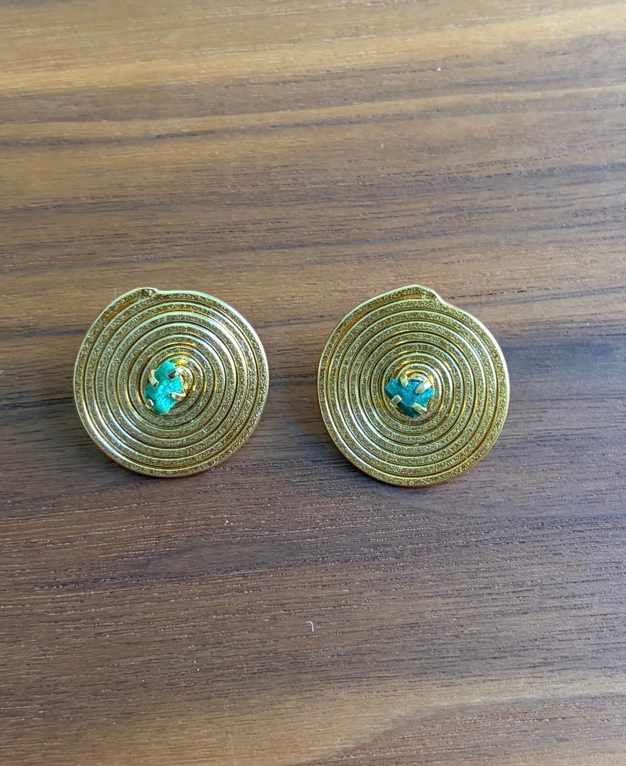Round Swirling Earring with Raw Emerald