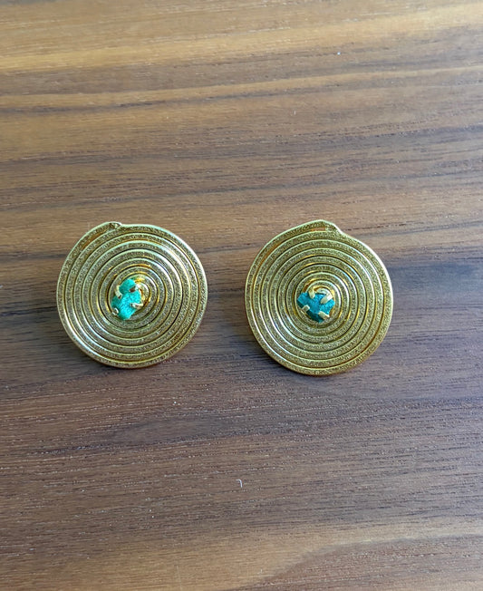 Round Swirling Earring with Raw Emerald
