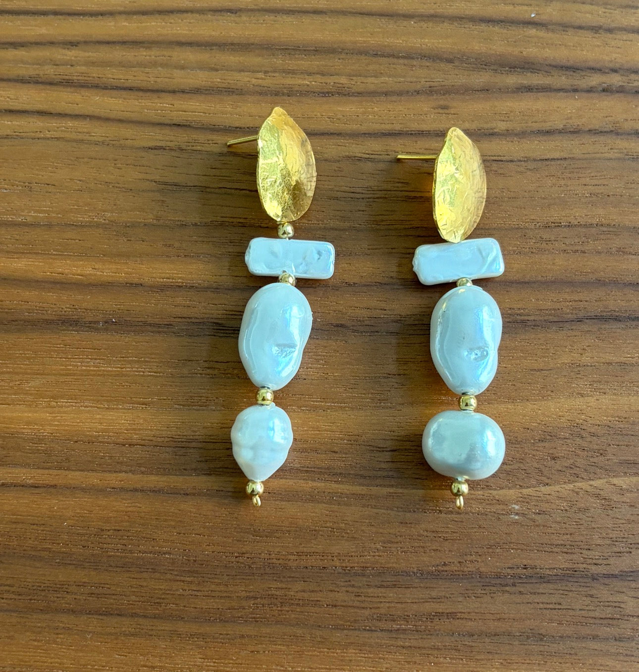 Gold Earring with Drop Pearls
