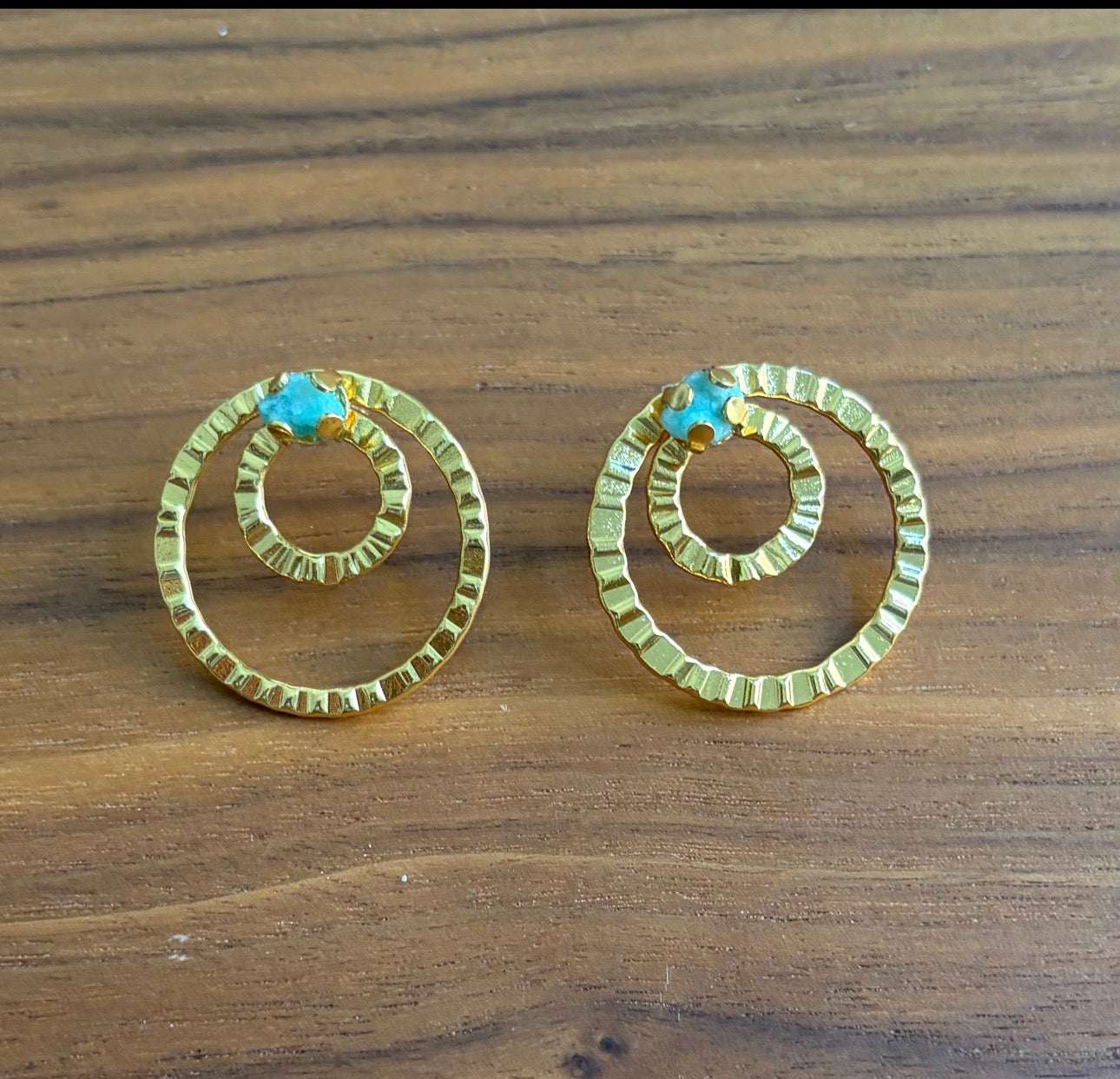 Medium Circle Earring with Raw Emerald